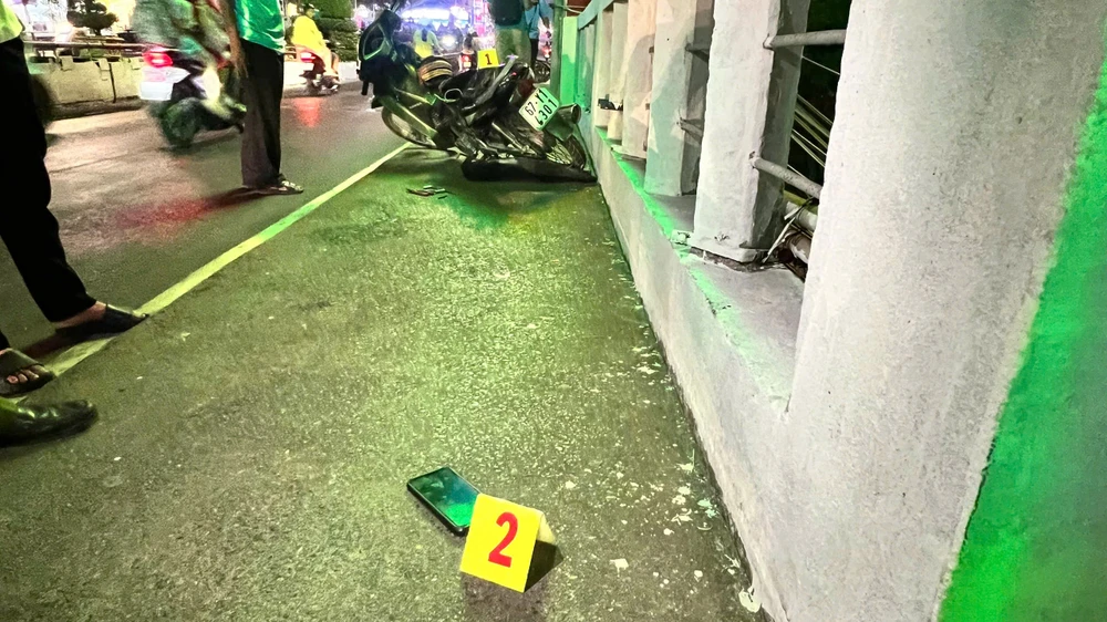 cướp giật điện thoại long xuyên