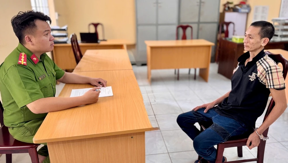 phóng hoả nhà hàng xóm