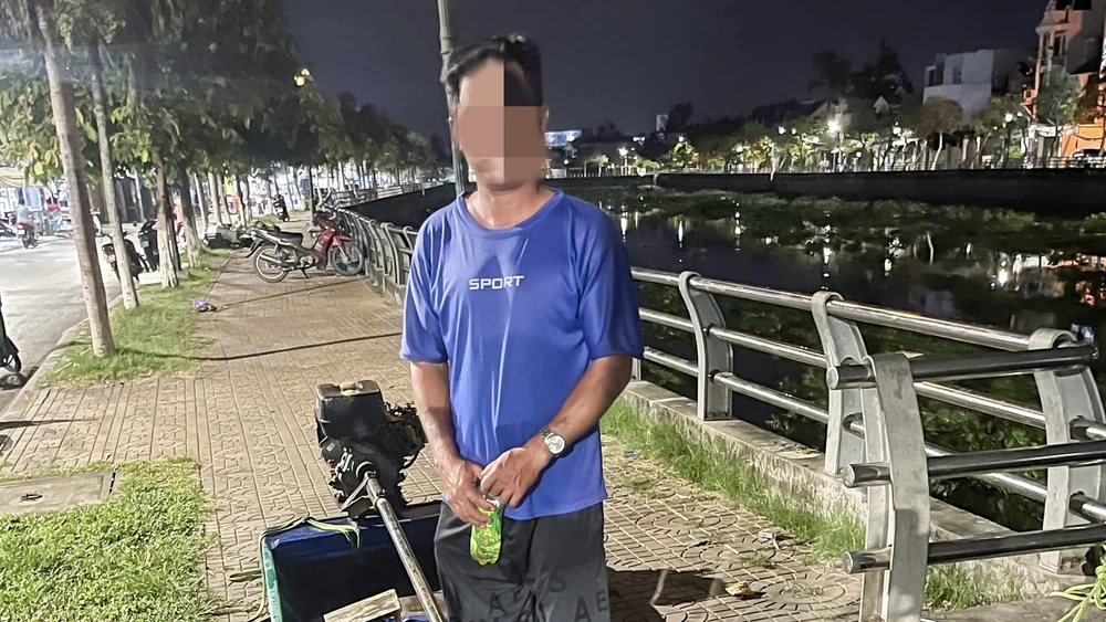 dùng xung điện bắt cá