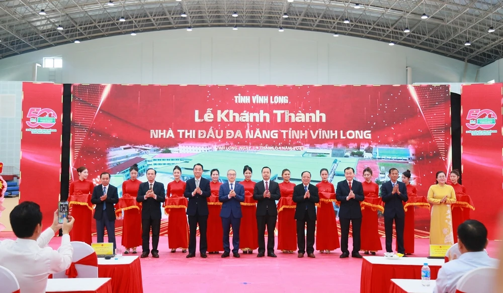 khánh thành Nhà thi đấu đa năng tỉnh Vĩnh Long.