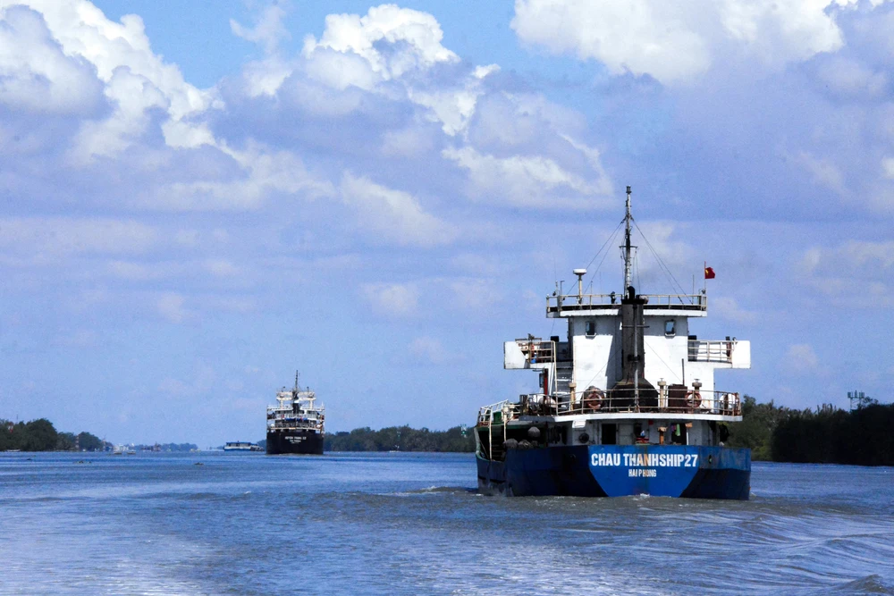 luồng hàng hải Định An