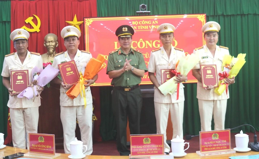 Các Phó Thủ trưởng Cơ quan An ninh điều tra Công an tỉnh Vĩnh Long vừa được bổ nhiệm