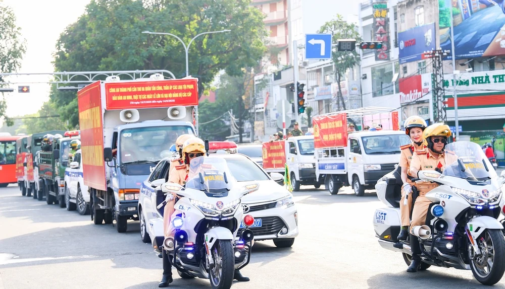 công an tp cần thơ ra quân