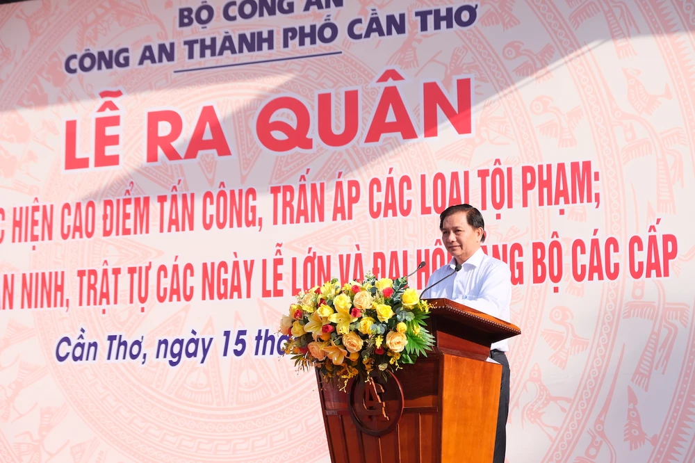 cong-an-tp-can-tho-ra-quan-Lau.JPG