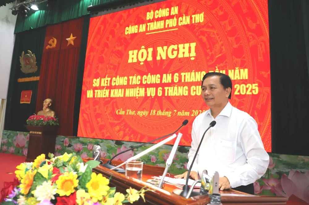 Chủ tịch UBND TP Trần Văn Lâu