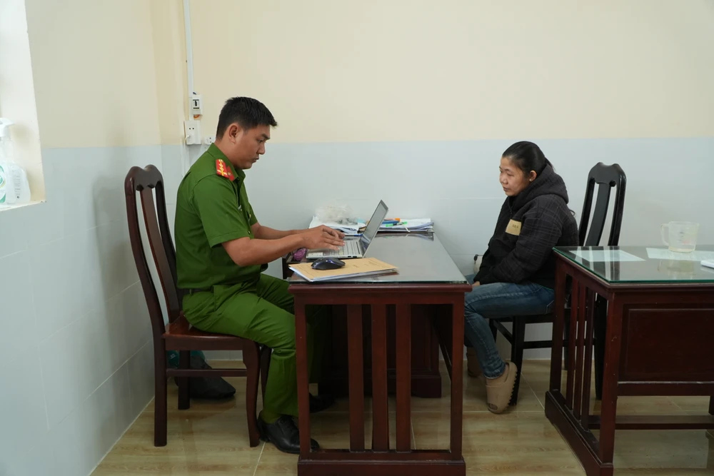 Cần Thơ: Người phụ nữ chuyên cướp thùng bia ở tiệm tạp hóa sa lưới