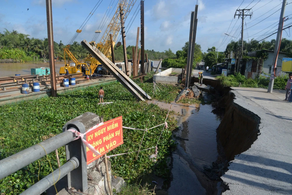 sạt lở tại cầu Kinh Xáng Cụt, Đồng Tháp