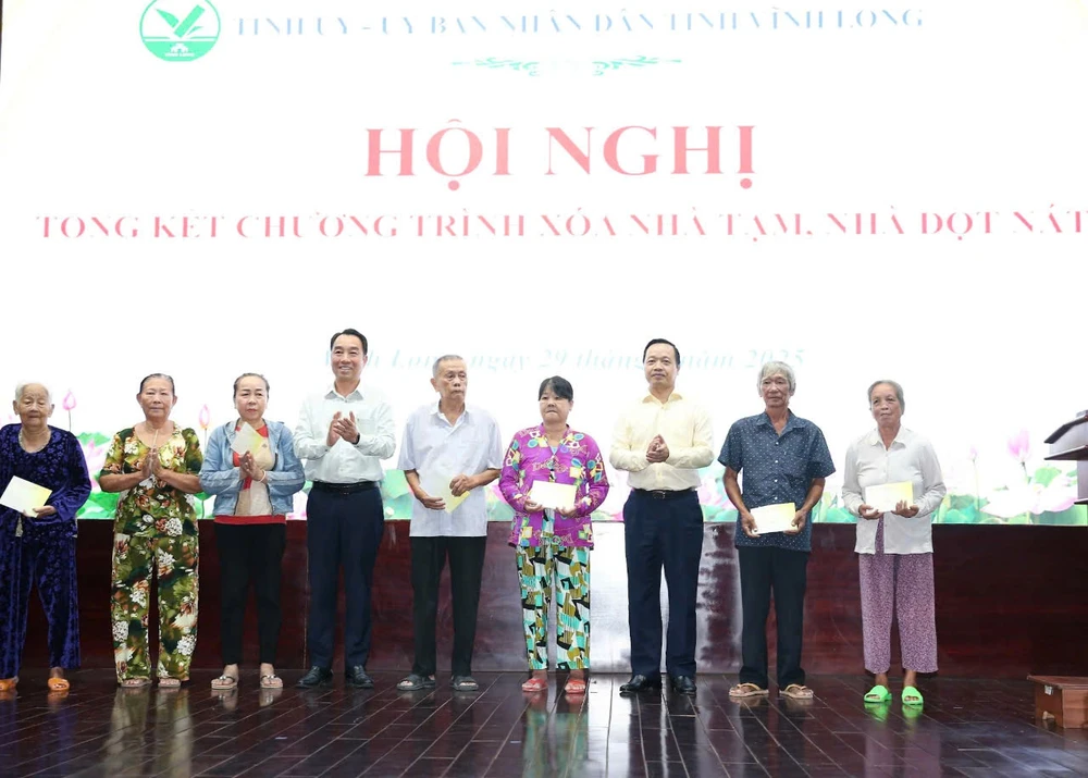 xoá nhà tạm,huân chương lao động