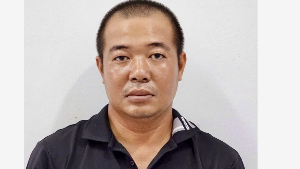 cướp giật tài sản của cụ ông 93 tuổi bán vé số