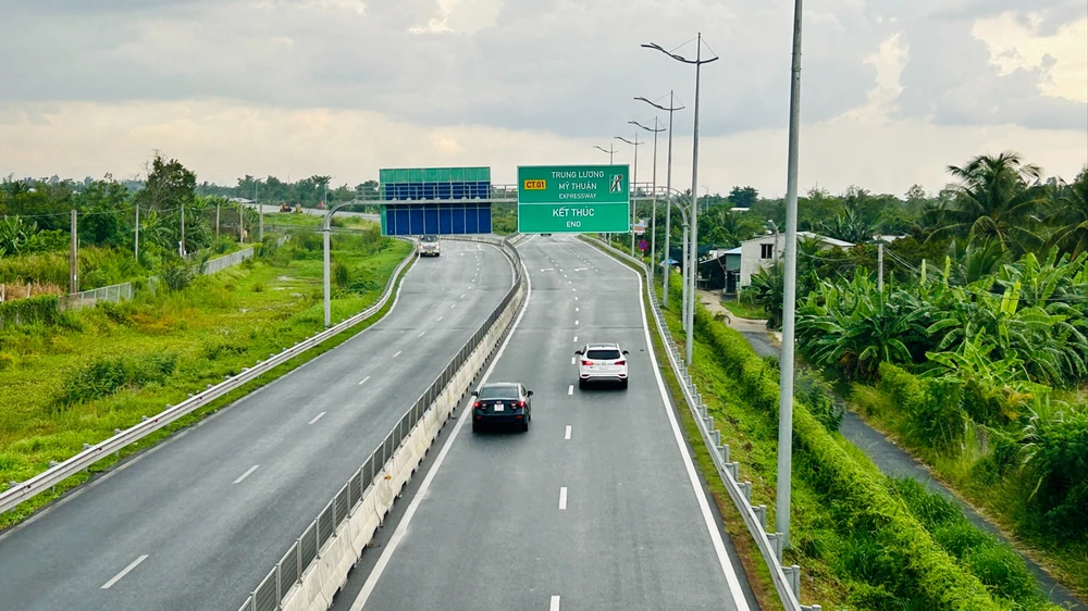 mức giá dịch vụ sử dụng đường bộ cao tốc Trung Lương – Mỹ Thuận giai đoạn 1, dao động từ 2.091 đến 6.382 đồng/km.