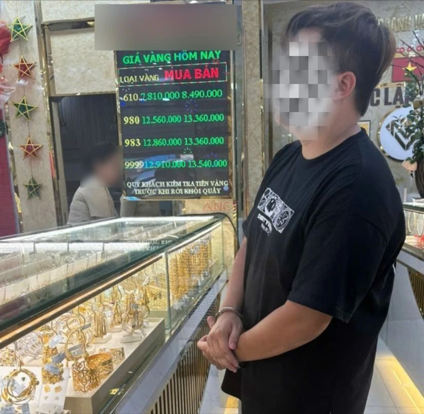 Nghi phạm THP đã trộm vòng vàng của mẹ bạn khi đến chơi nhà rồi đem bán