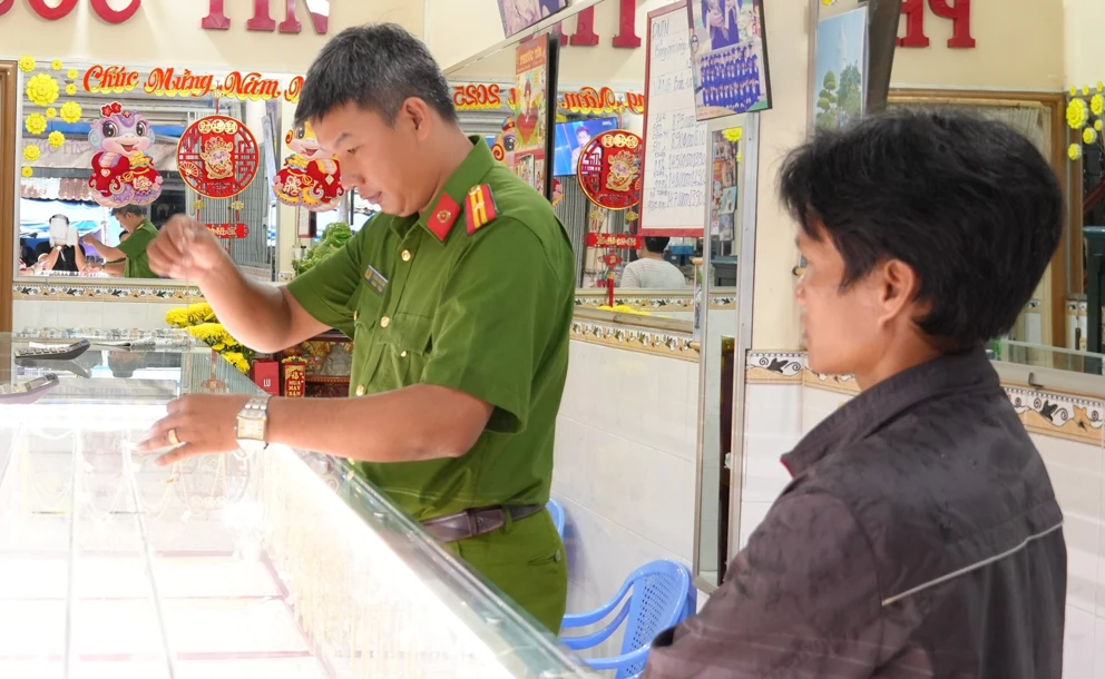 cướp dây chuyền,đồng tháp