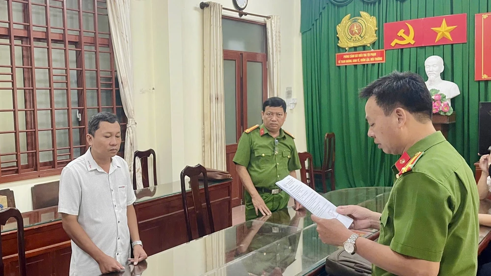 giám đốc công ty xây dựng,lừa đảo,vĩnh long