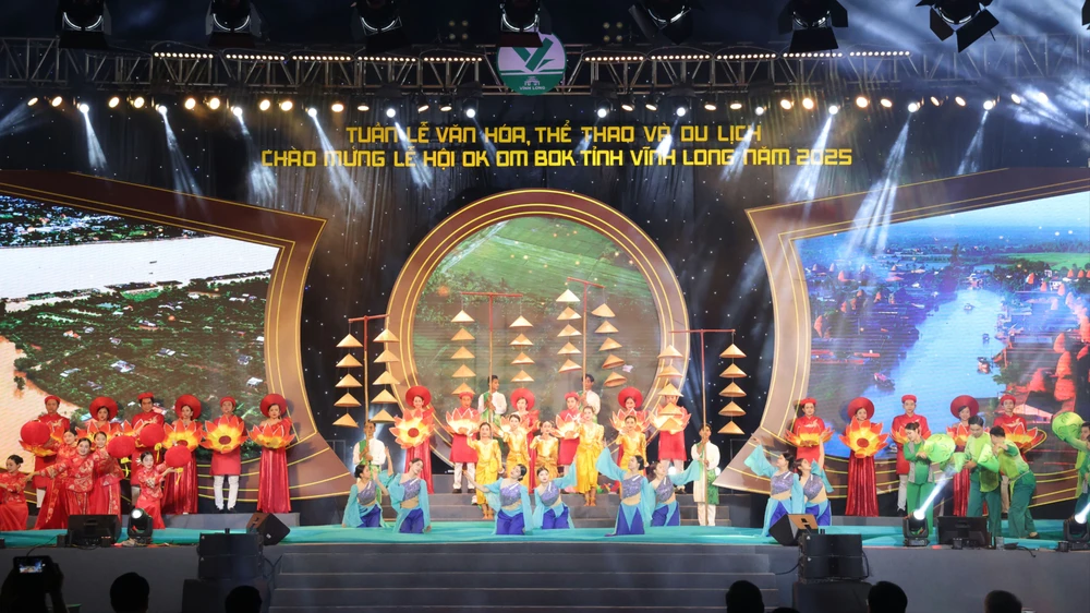 Tuần lễ Văn hóa, Thể thao và Du lịch năm nay có chủ đề “Khám phá và trải nghiệm di sản văn hóa phi vật thể quốc gia Lễ hội Ok Om Bok”, diễn ra từ ngày 30-10 đến 5-11