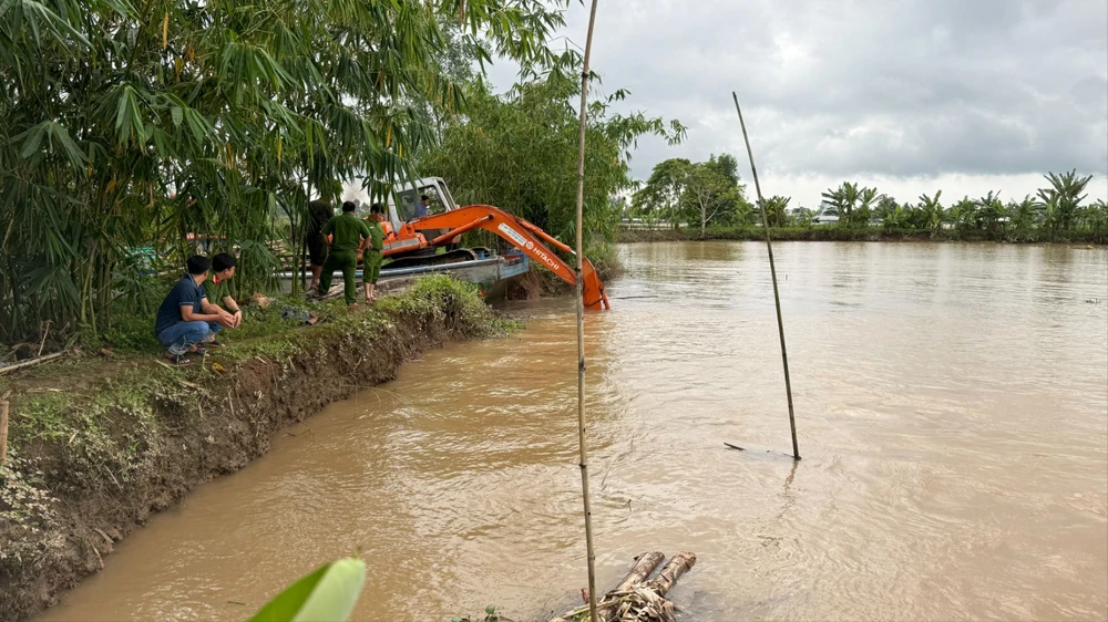 Sạt lở cồn sơn