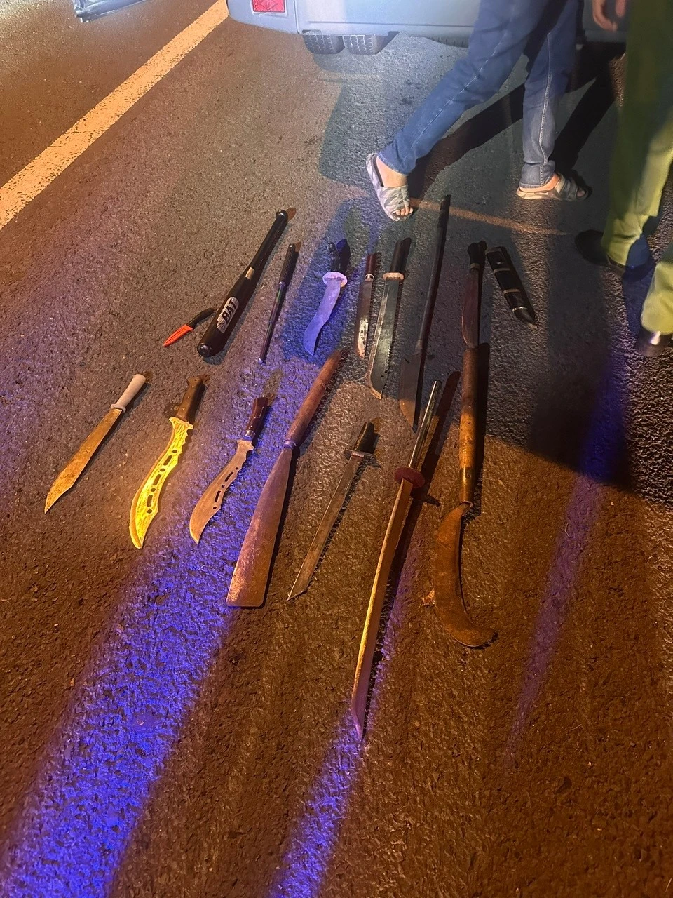 hung khí,từ Vĩnh Long sang Cần Thơ,giải quyết mâu thuẫn