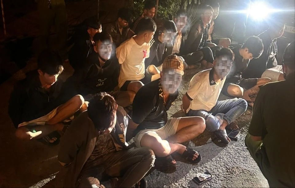 hung khí,từ Vĩnh Long sang Cần Thơ,giải quyết mâu thuẫn