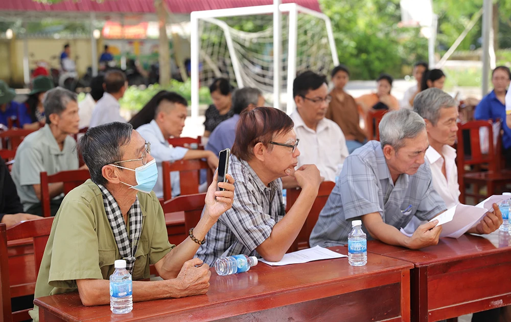 phân hữu cơ,nông dân,vĩnh long,trồng dừa,đại học trà vinh,sinh viên,phụ phẩm nông nghiệp