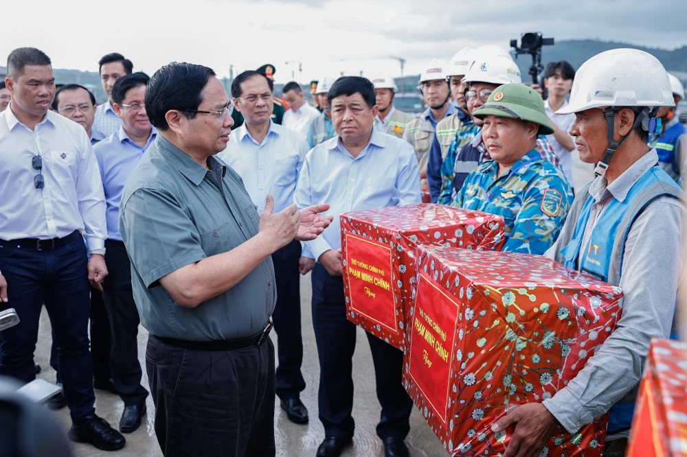 thủ tướng,apec,khởi công,tháo gỡ khó khăn,phạm minh chính