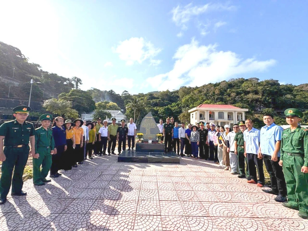 hòn khoai,cà mau,đảo tiền tiêu,cực nam,bính ngọ 2026,tết quân dân