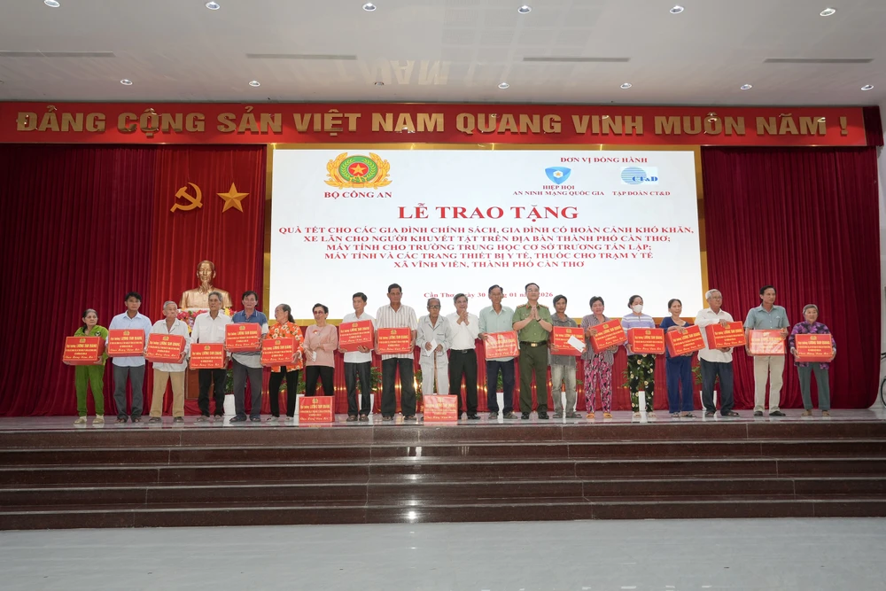 bộ công an,quà tết,cần thơ