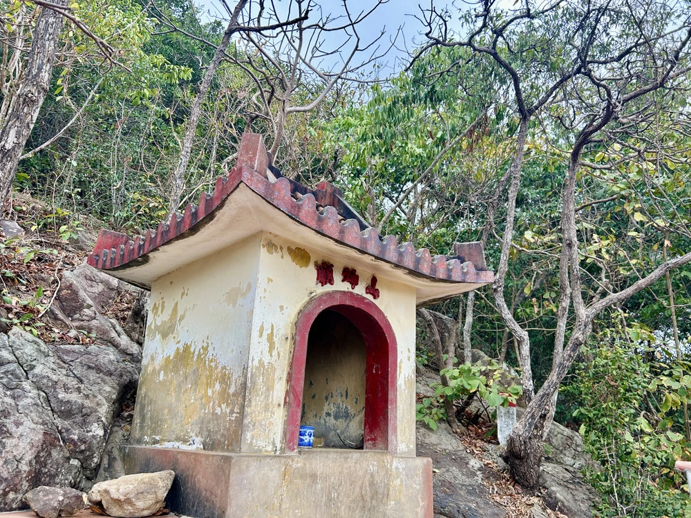 côn đảo,du xuân,chùa núi một,vân sơn tự,lịch sử