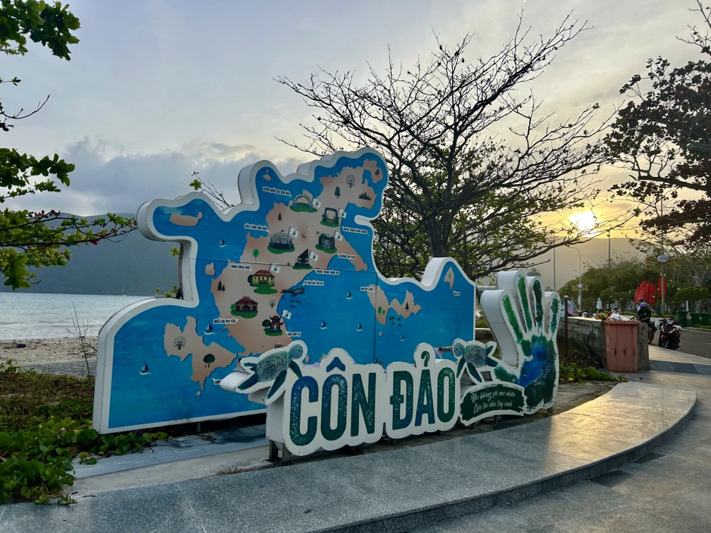 côn đảo,xanh hoá,nghĩa trang liệt sĩ hàng dương,võ thị sáu,cảng trần đề