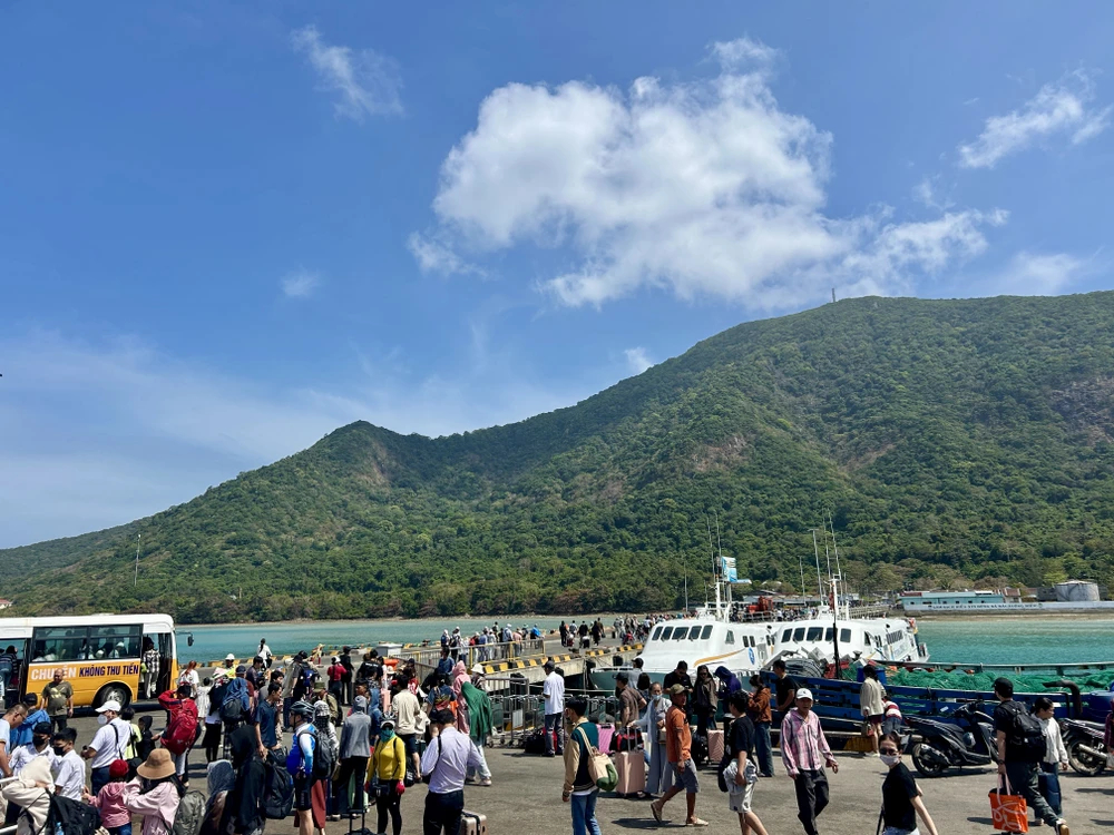 côn đảo,cảng bến đầm