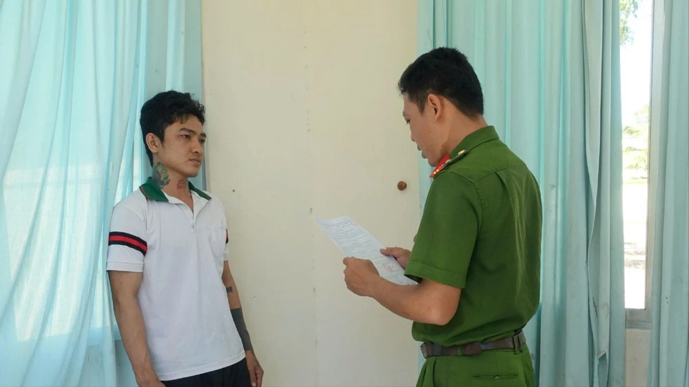 mâu thuẫn tình cảm,vĩnh long