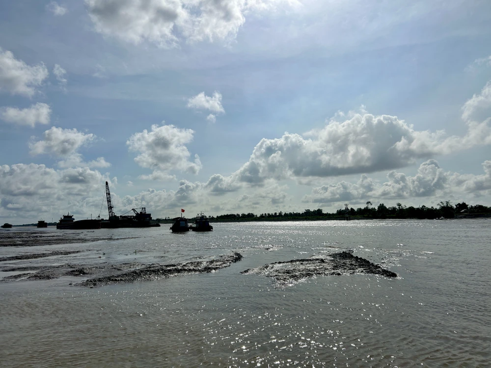 Cửa luồng Quan Chánh Bố