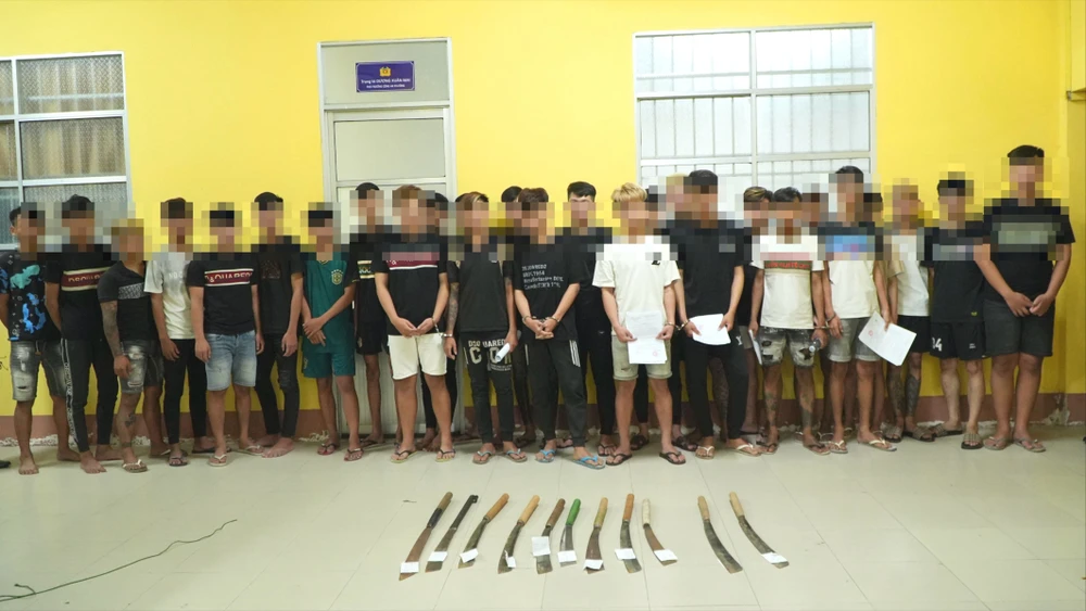 cần thơ,gây rối trật tự công cộng,dao tự chế