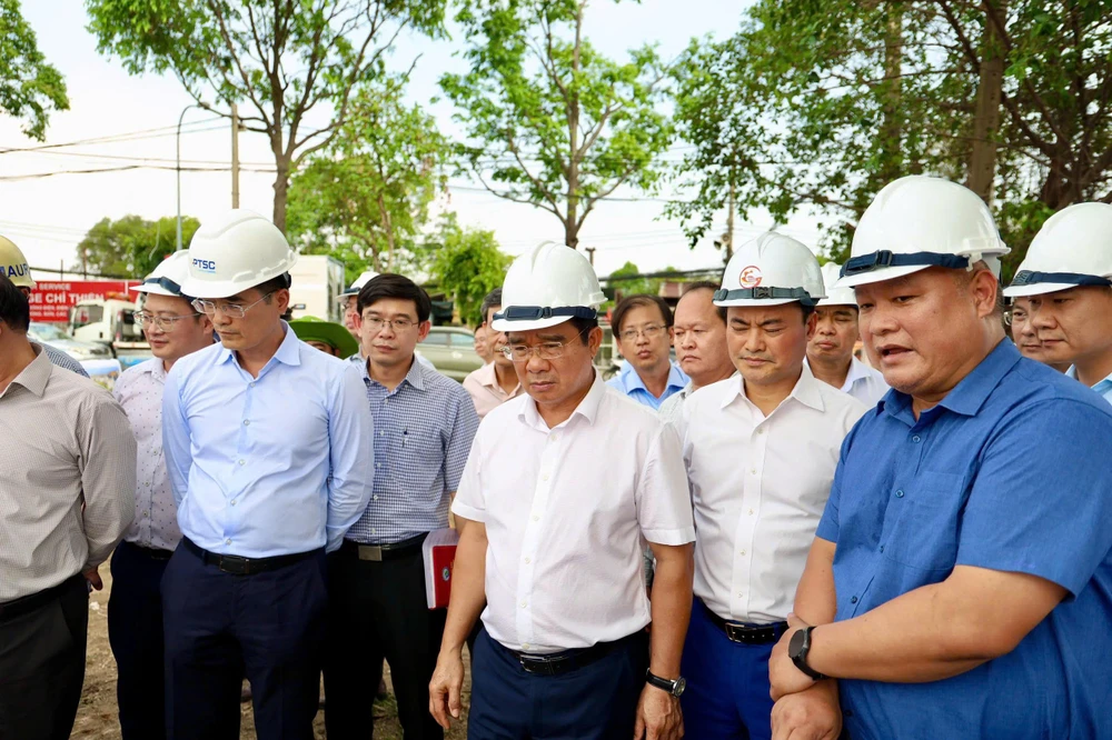 Vành đai 2,chủ tịch ubnd tp.hcm,đẩy nhanh tiến độ,giải phóng mặt bằng,vướng mắc