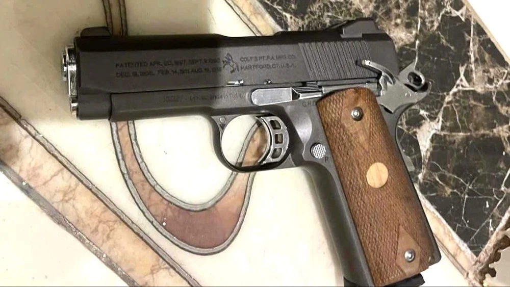 ẩu đả,vĩnh long,súng ngắn,khách sạn