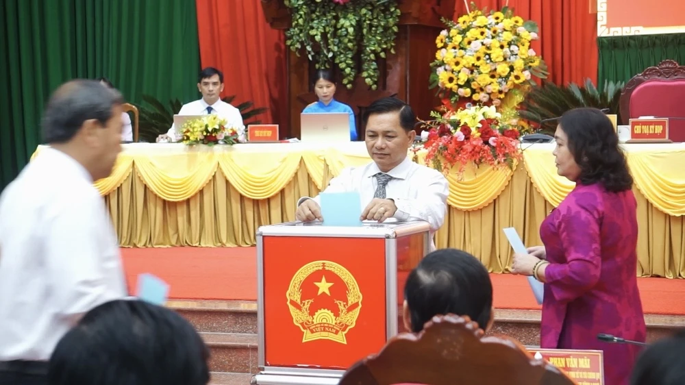 vĩnh long,ông nguyễn minh dũng,chủ tịch hđnd