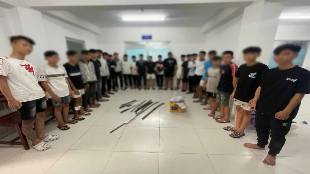 cần thơ,hỗn chiến,mâu thuẫn,cố ý gây thương tích,gây rối