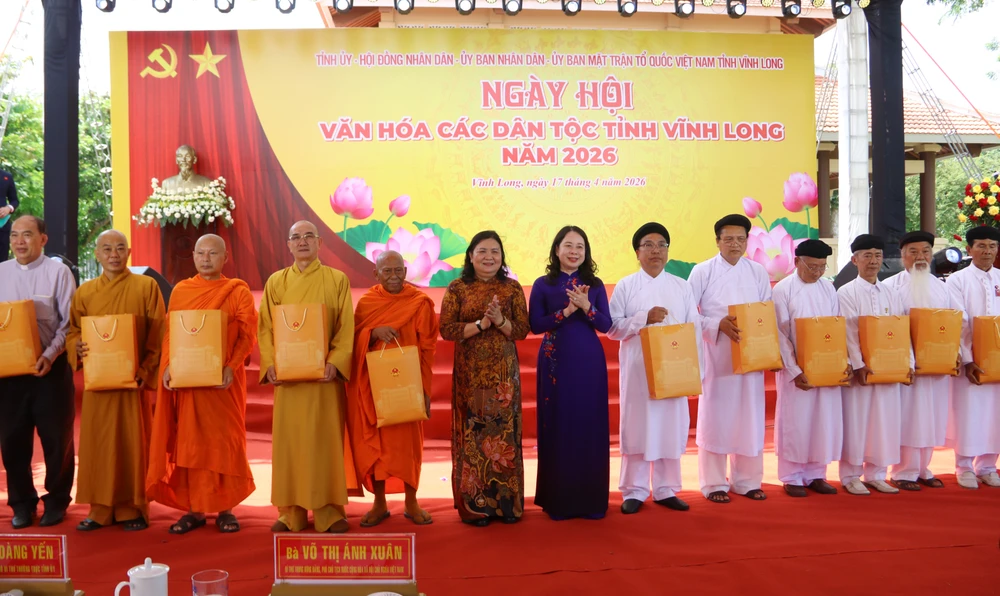 ngày hội văn hoá các dân tộc,vĩnh long