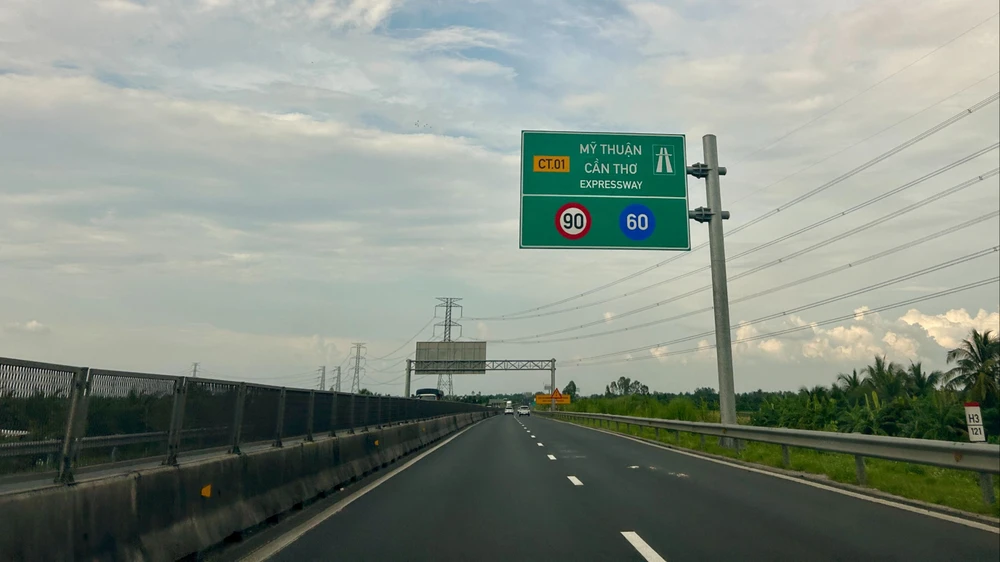Đồng Tháp vừa có kiến nghị điều chỉnh ranh GPMB đường gom dân sinh cao tốc Mỹ Thuận – Cần Thơ