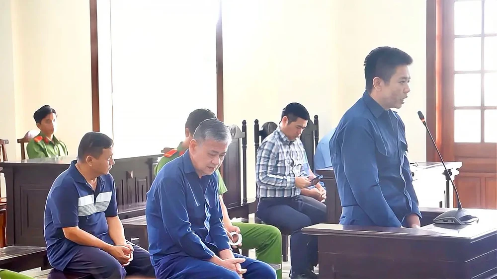 nhận hối lộ,cần thơ,giám đốc ngân hàng