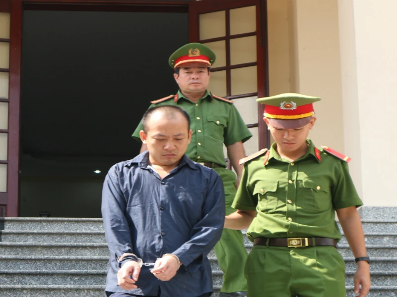 Chưa được xóa án tích lại hiếp dâm trẻ em