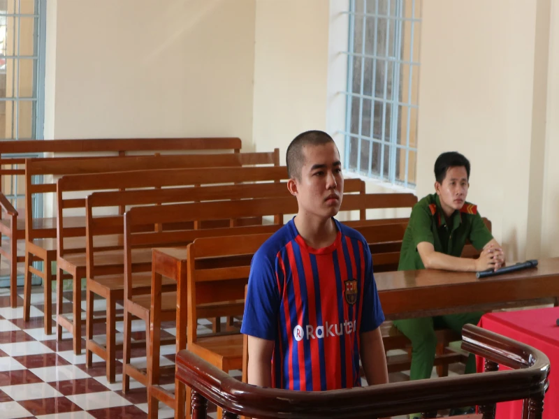 Chia tài sản trộm cho bạn bị bạn đi tố cáo công an