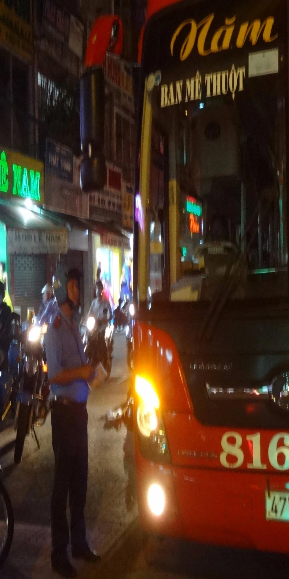 Việc kiểm soát, xử lý được tiến hành cả vào ban đêm