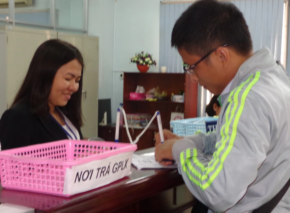 Kiểm tra các trường dạy lái xe ở TP.HCM ảnh 2