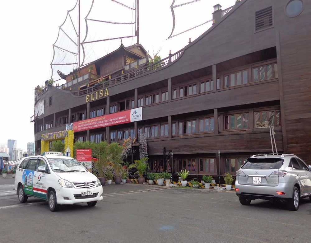 tàu elisa