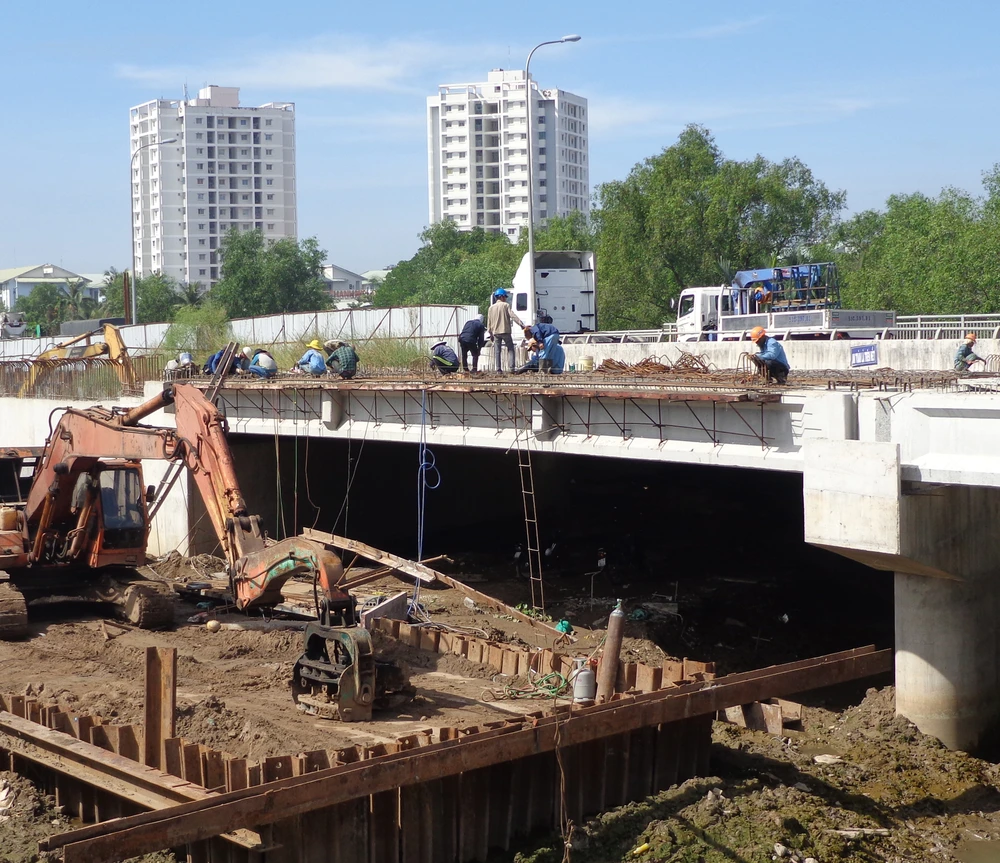 Bắt đầu xây cầu vượt, hầm chui tại nút giao Mỹ Thủy ảnh 2