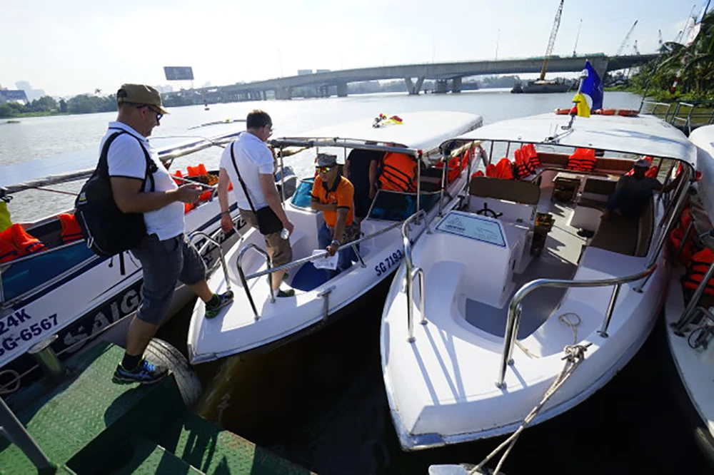 Buýt sông: Không trợ giá, không khách cũng chạy ảnh 5