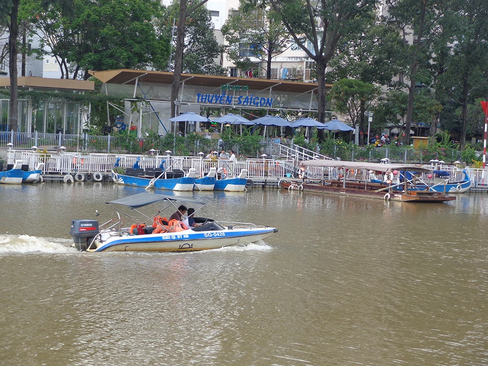 Buýt sông: Không trợ giá, không khách cũng chạy ảnh 9