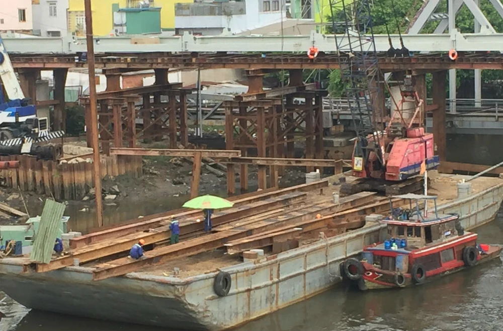 30-4 hoàn thành xây dựng cầu đường sắt Bình Lợi mới ảnh 3