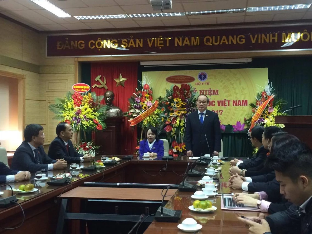 Chủ tịch Nguyễn Thiện Nhân chúc mừng Bộ Y tế ảnh 1