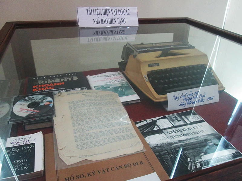 Tặng hơn 1.000 hiện vật cho Bảo tàng báo chí khu vực phía Nam ảnh 4