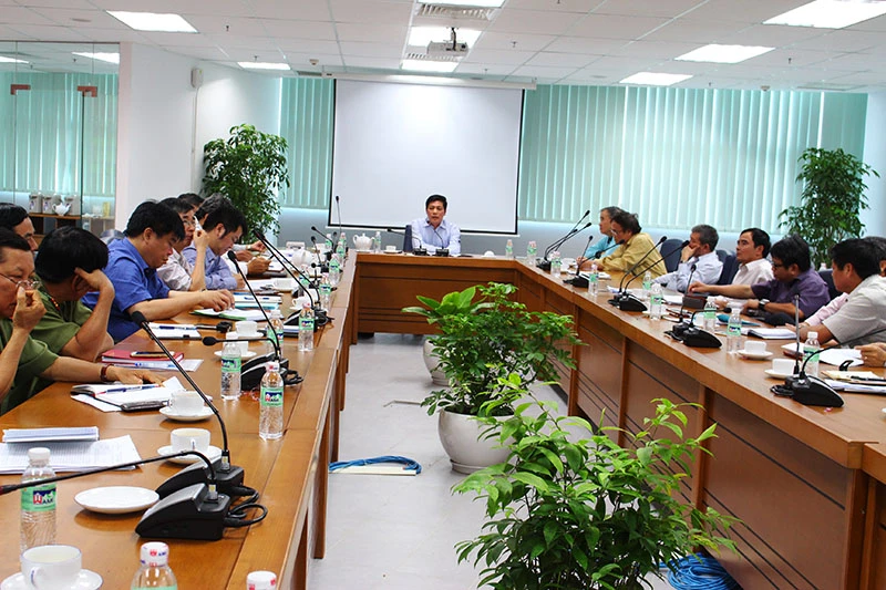 Bộ GTVT tặng bằng khen cho bốn người ngăn tai nạn vụ sập cầu Ghềnh ảnh 1